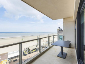Beautiful apartment by the sea